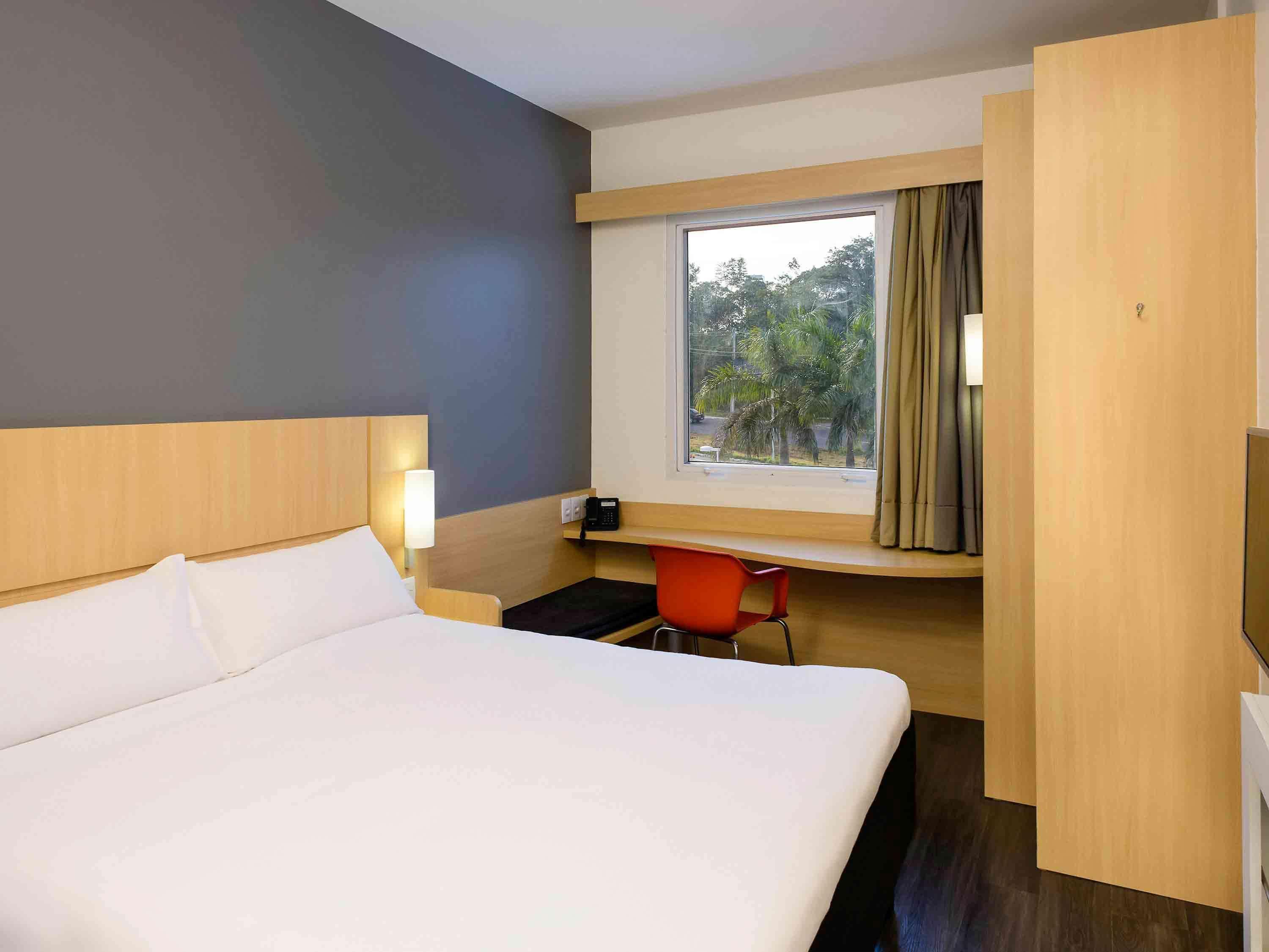 Hotel Ibis Manaus Aeroporto Esterno foto