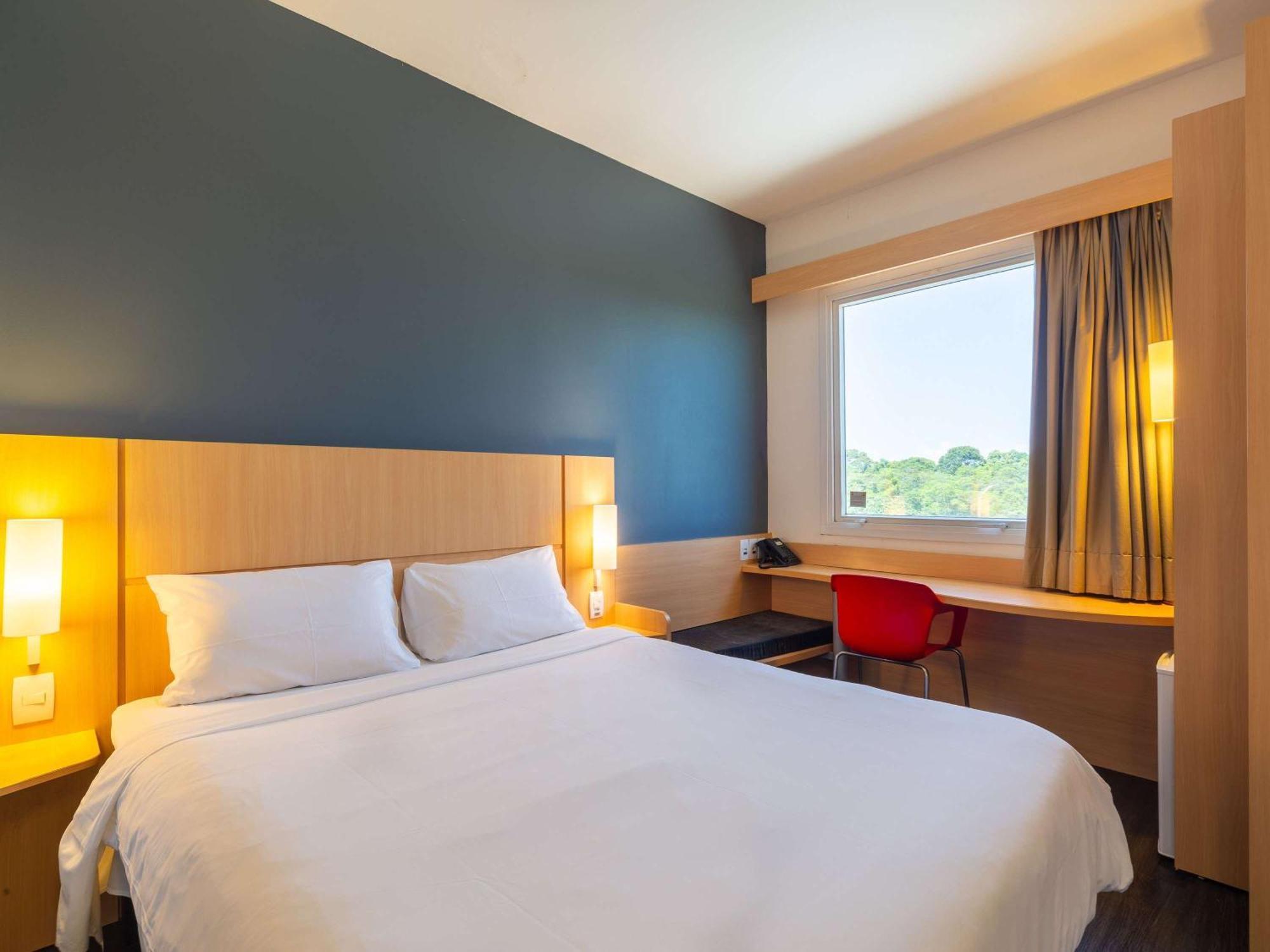 Hotel Ibis Manaus Aeroporto Esterno foto